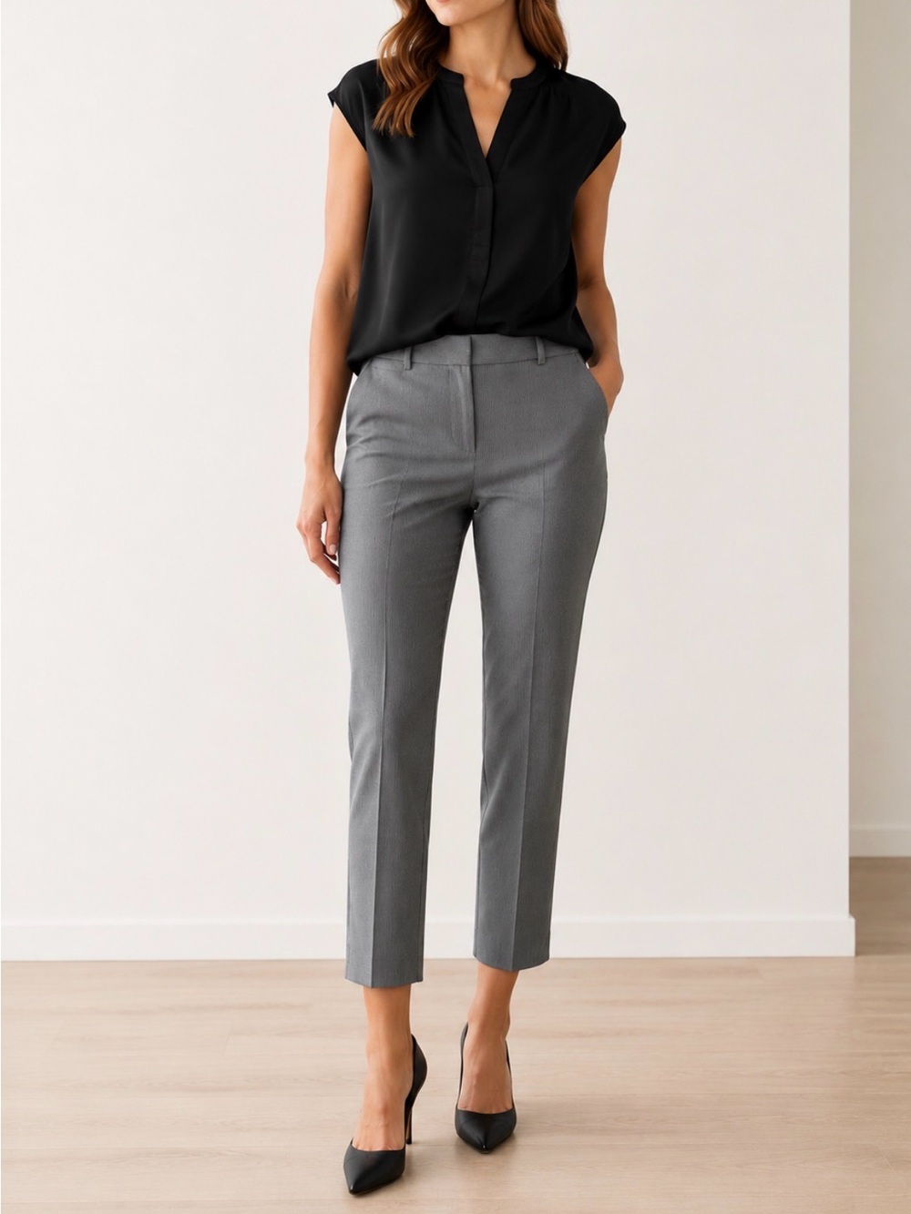 Banana Republic Gray Pinstripe Crop Ankle Dress Pants Women’s Size 4